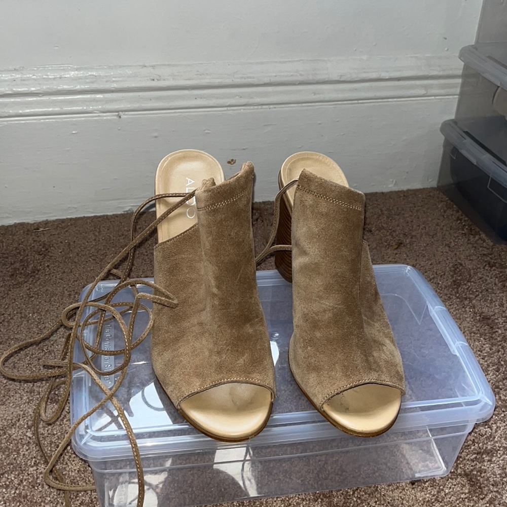 Tan Mules